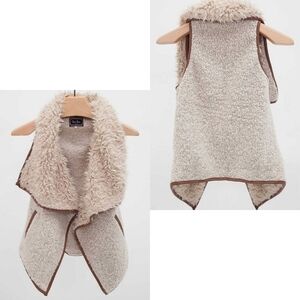 Sz Medium Love Tree Faux Fur Vest